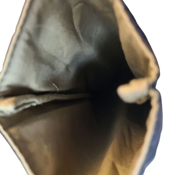 HOT TOOLS Travel Bag Insulated Top Closure Approx 10" - Picture 3 of 7